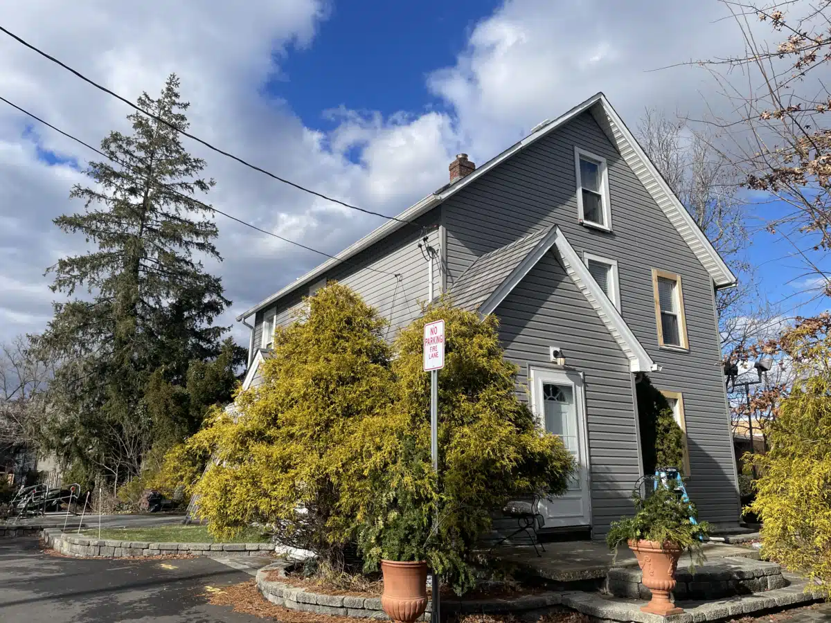 Laszlo Center 4 Hope and Healing - Thumbnail 4